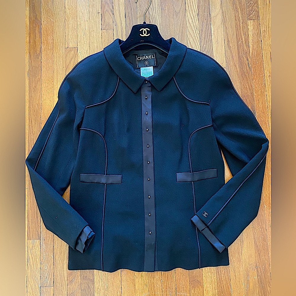 Chanel black suit jacket size 46, US 8 or 10